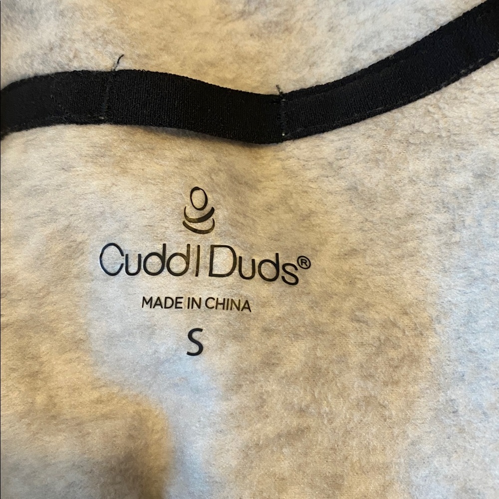 Cuddl Duds Women’s Gray and Black Soft Fleece Mountain Scene Cardigan Small - Picture 4 of 5